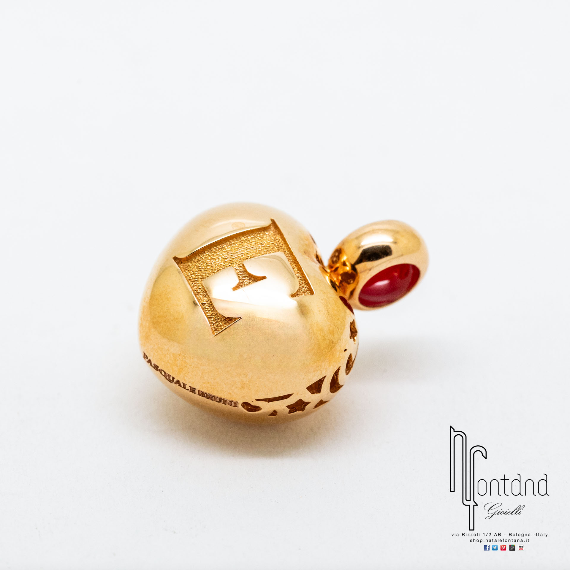 Ciondolo AMORE  a cuore con lettera in oro rosa 18kt