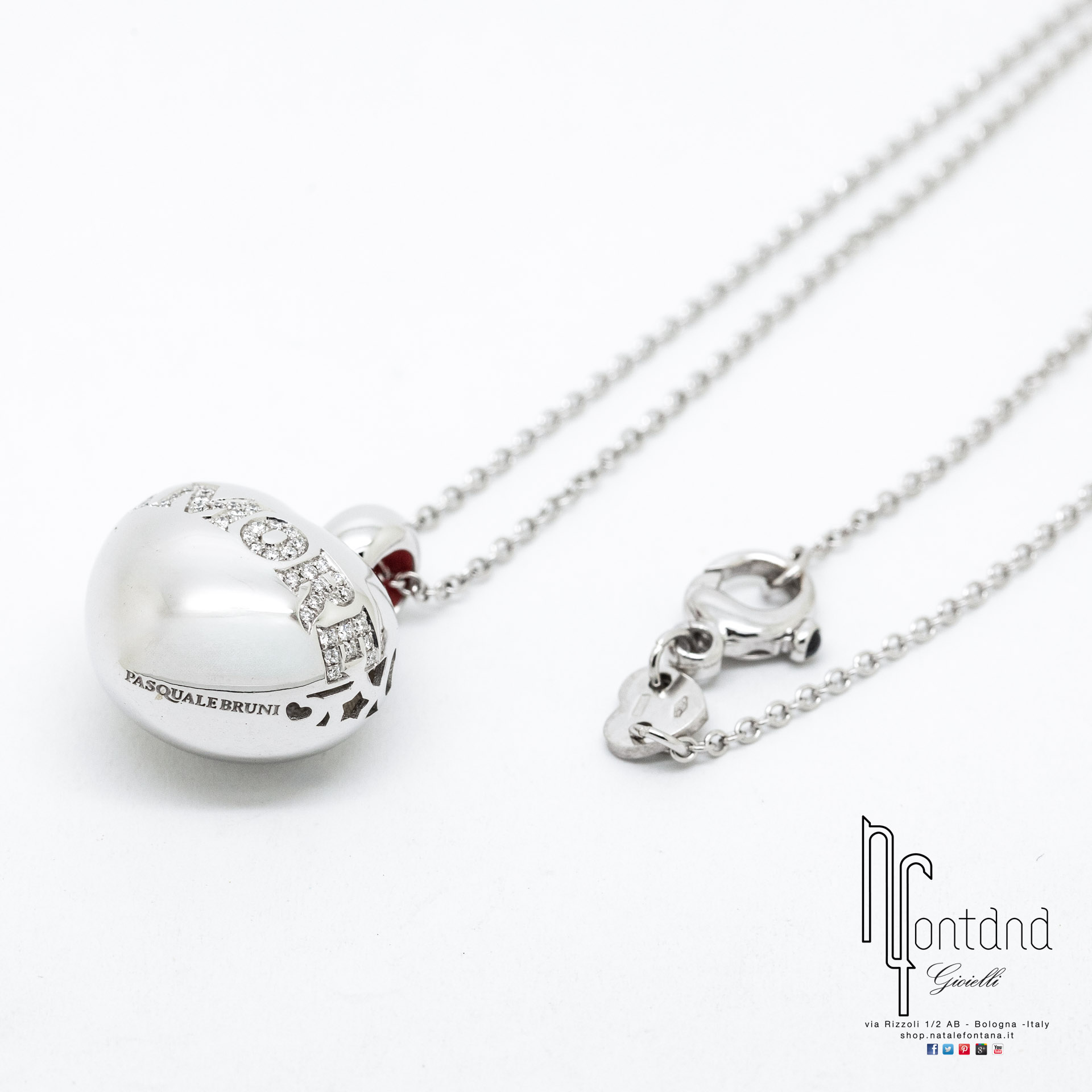 CIONDOLO AMORE IN ORO BIANCO 18KT E SCRITTA IN DIAMANTI BIANCHI