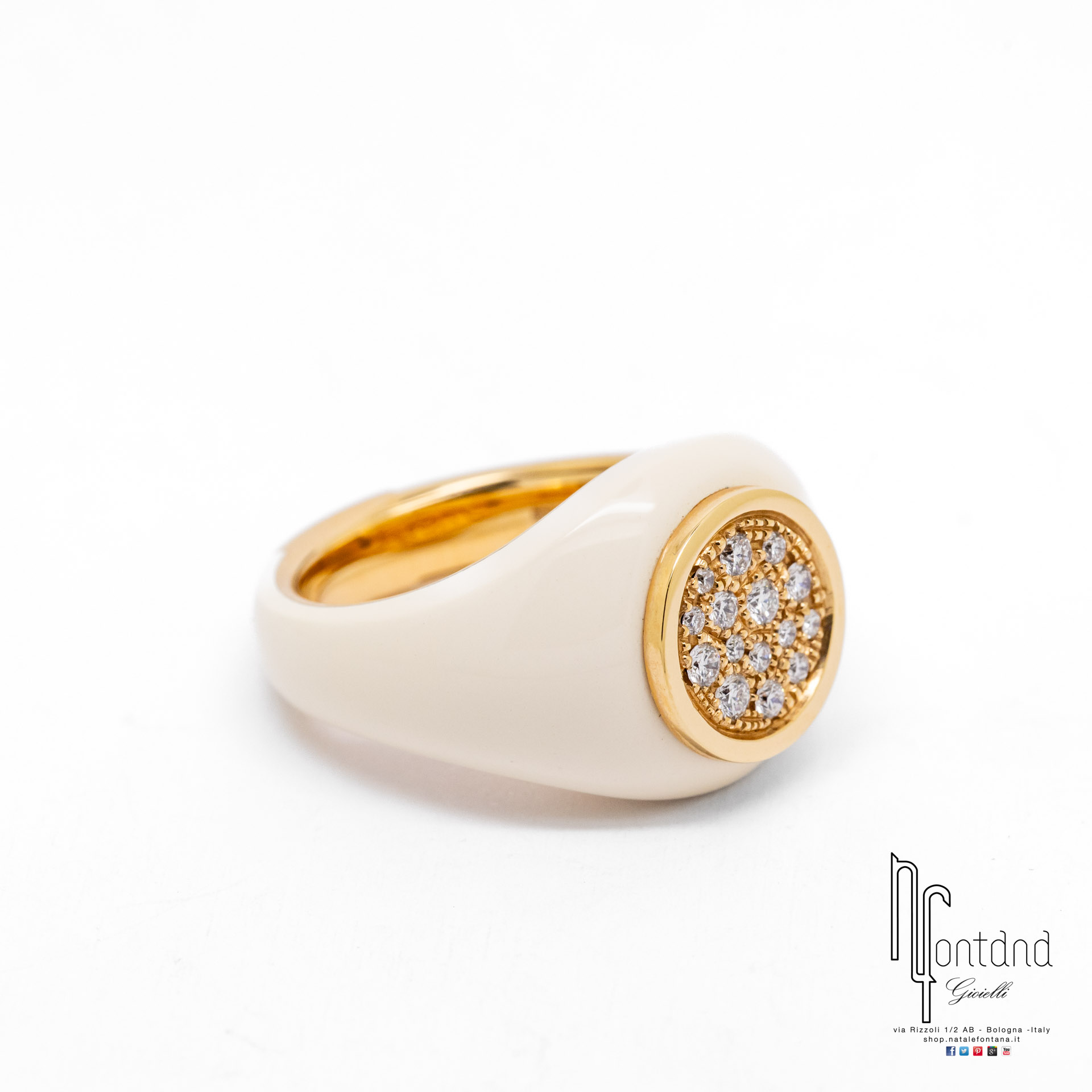 ANELLO PAILLETTES IN ORO ROSA 18KT, DIAMANTI E SMALTO BIANCO