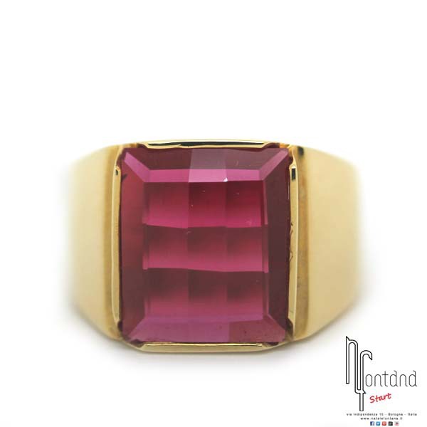 Anello Chevalier in oro giallo con pietra rettangolare rossa - uomo