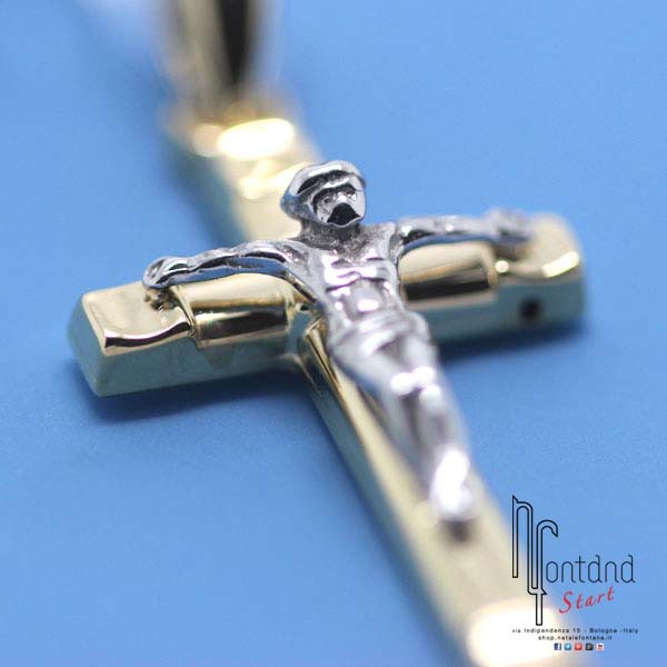 Ciondolo croce in oro giallo con Cristo in oro bianco - misura medio/grande