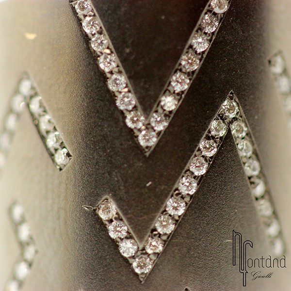 Anello Bonato in oro bianco kt 18, rodiato nero con diamanti bianchi