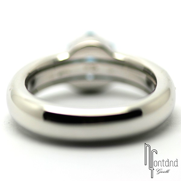 Anello con fiore di Pasquale Bruni in oro bianco 18 kt e topazi azzurri