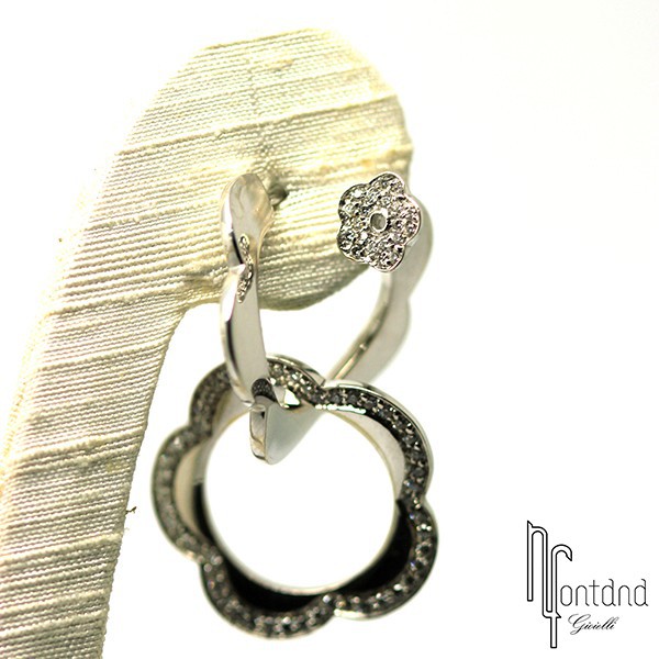 Orecchini pendenti di Pasquale Bruni in oro bianco 18 kt e diamanti bianchi