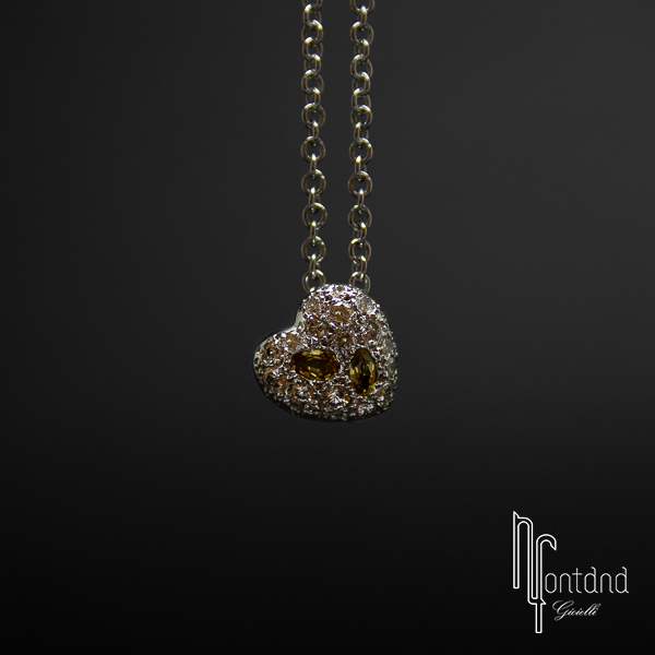 Pomellato - Collana collezione SCHEGGE in oro bianco 18kt con diamanti e zaffiri