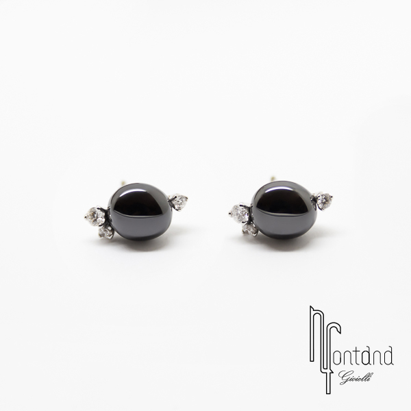 Pomellato - Orecchini collezione CAPRI in oro bianco 18kt, ceramica nera e brillanti