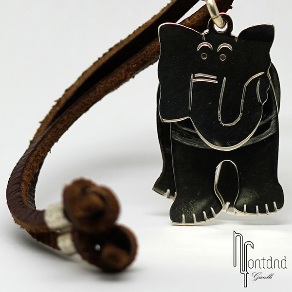 Portachiavi Elefante in argento con laccio in cuoio
